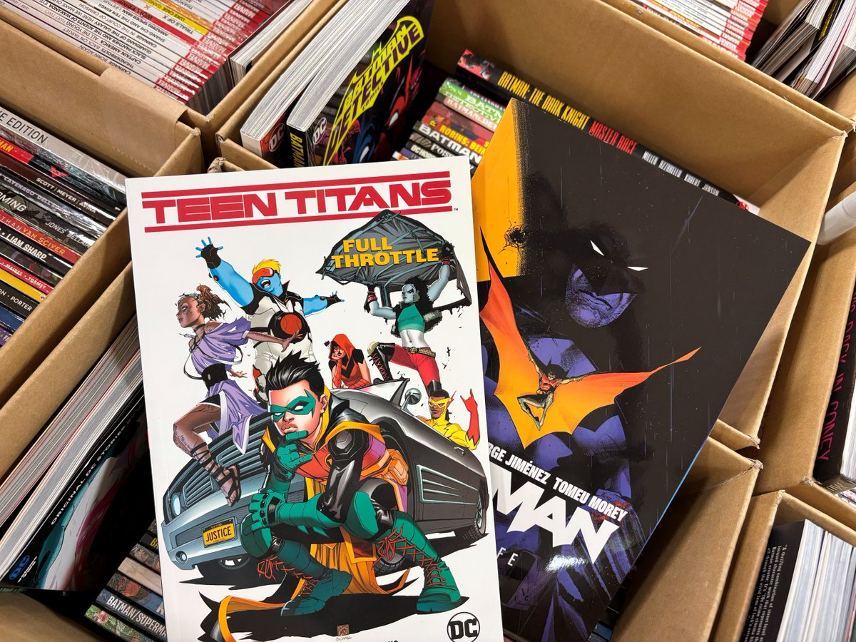 本日よりアメコミバーゲン開催です！ボックス内のアメコミがお買い得