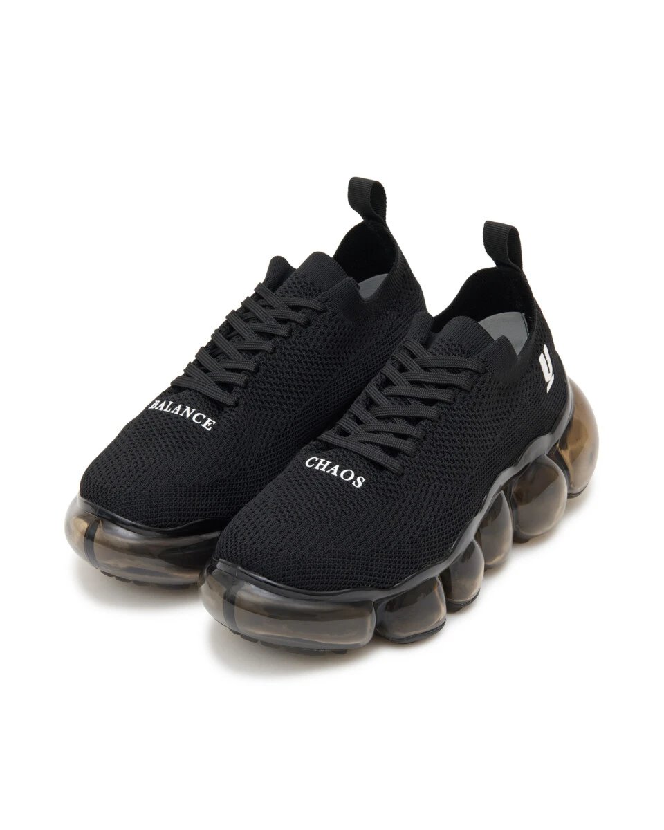 fashionjp's tweet image. 【注目】#UNDERCOVER（アンダーカバー）
× #grounds（グラウンズ）がコラボレーションシューズを発売！

かかと部分やインソールにはブランドロゴをデザイン🔻
soen.tokyo/fashion/news/u…