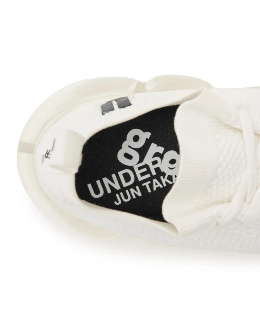 fashionjp's tweet image. 【注目】#UNDERCOVER（アンダーカバー）
× #grounds（グラウンズ）がコラボレーションシューズを発売！

かかと部分やインソールにはブランドロゴをデザイン🔻
soen.tokyo/fashion/news/u…