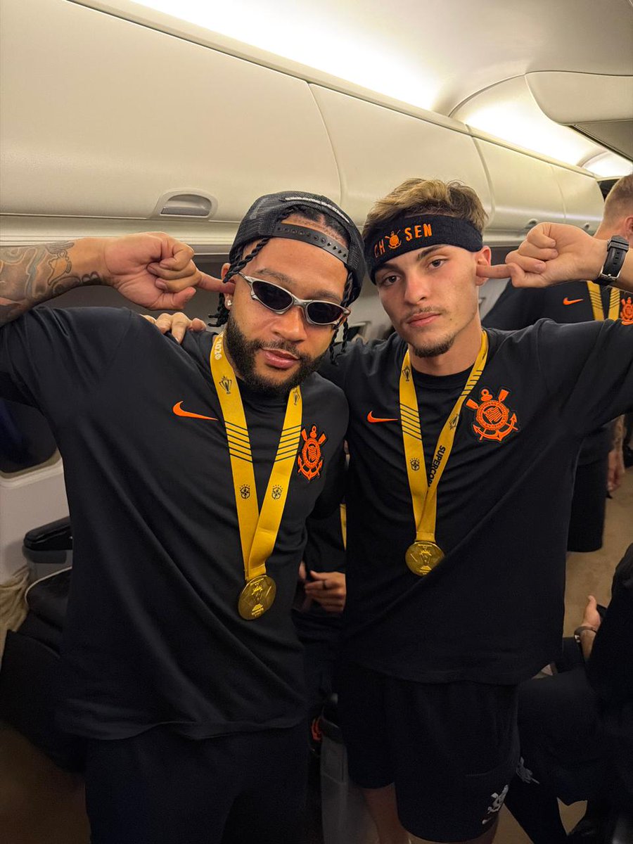 Corinthians's tweet photo. 👉🏽🦁👈🏽🔟7️⃣

📸 Gustavo Vasco / Corinthians

#SuperBicampeão
#VaiCorinthians https://t.co/bOA9Y5Qifs