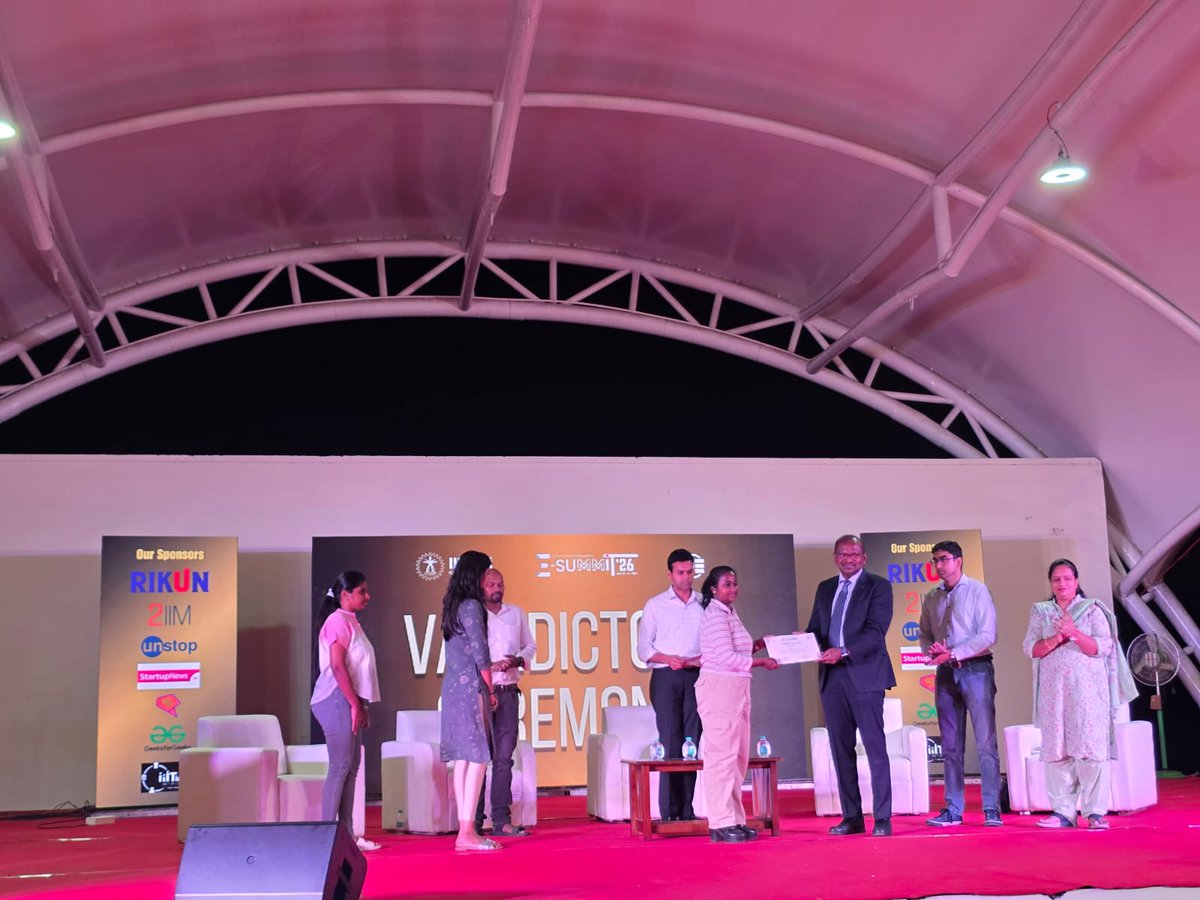 MUSKAN8878091's tweet image. Just wrapped up two amazing days at E-SUMMIT 2026 at @IIITDMKancheepuram ✨
Our Think Tank team won 1st place at the Ideathon 🏆
Brainstormed, built, and deployed PharmaLync in just 2 days — loved the campus, the energy, and the people 💙
Such a great experience. #HealtTech