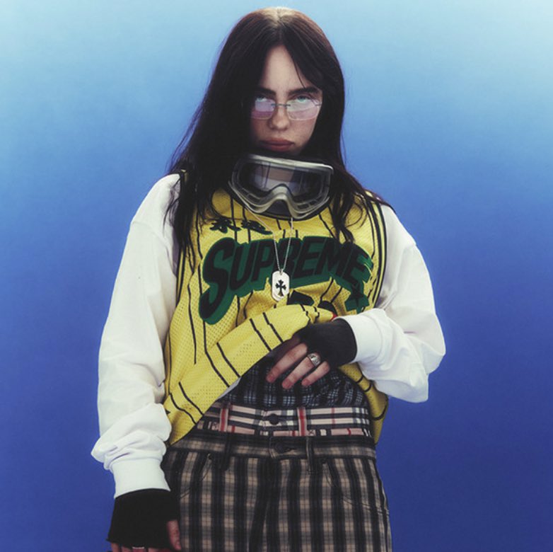 PopCrave's tweet image. Billie Eilish is now a 10x #GRAMMYs winner.