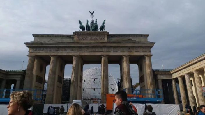 felixKonigg's tweet photo. Deutschlands Tourismusmarkt 2025 📈🇩🇪
 Übernachtungen erreichen 4,655 Mrd. Gäste, knapp über dem Rekord von 2024 ✨
 Inlandsreisende: 3,884 Mrd. (+0,6%) 🏡
 Internationale Gäste: 77,2 Mio. (-2,2%) 🌍
 Tourismus bleibt ein wichtiger Wirtschaftsmotor 💼
 #Tourismus #Deutschland #Reise2025 #FelixKönig #CevianCapital