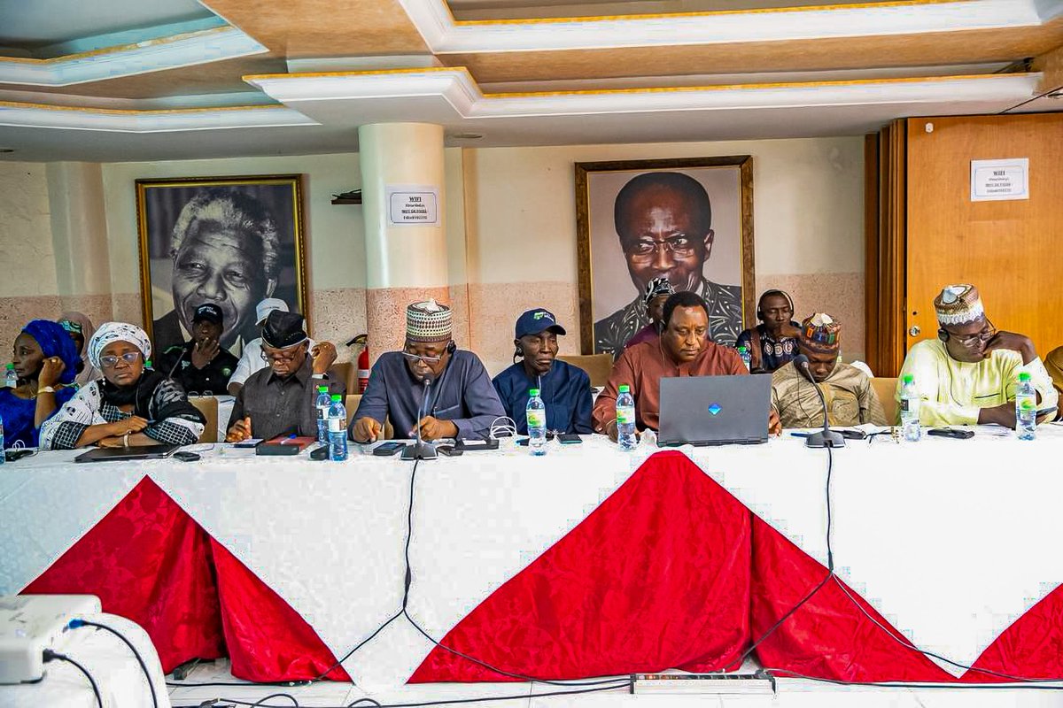 FAOWestAfrica's tweet image. La délégation a tenu un atelier technique avec @asergmv, une occasion d’apprendre de son expérience en matière de restauration des terres à grande échelle &amp;amp; de gestion durable des écosystèmes.
#RestaurationDesTerres
#FAO
#WorldBank