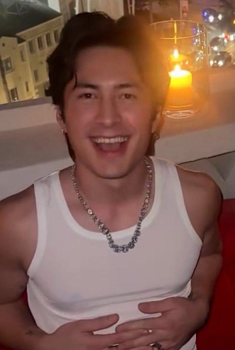 hollanovhigh's tweet image. protect sunshine 1 &amp;amp; 2