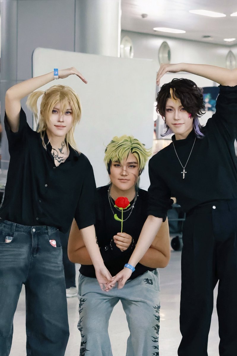 _Gogaga's tweet photo. Just here for them😎

#AET6 #AETevent  #NIJISANJI_EN 
#Vantaclone #shuca https://t.co/0itr9VFudZ
