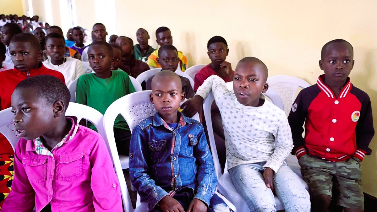 pacis_tv's tweet photo. Kuri uyu wambere tariki ya 2 Gashyantare 2026  Abaseminari bato bo  mu Iseminari Ntoya yaragijwe Mt Lehu ya @KabgayiOf, bari mugitambo cya Misa cyabahuje n'urubyiruko rurimo n'Abana bo mu muhanda muri gahunda bise Spero, nyuma ya Misa  bakaza gusabana.@Kinyamateka_KM @ArchKigali https://t.co/elBPia3XOc