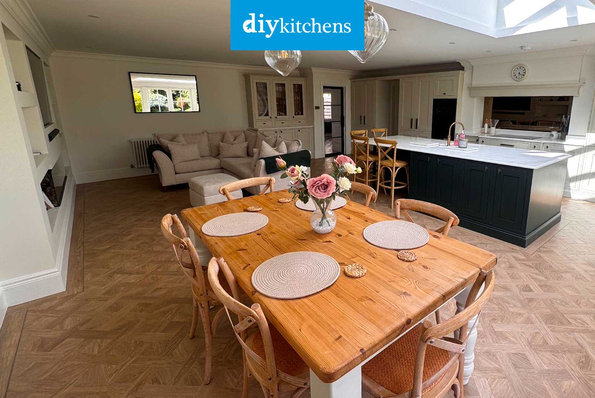 DIY_Kitchens's tweet photo. 🌟 George from Essex shows us his completed Innova Helmsley Mussel &amp; Heritage Green Inframe #kitchen, supplied by DIY Kitchens (Ref:4257) - https://t.co/lMhkfaX2cQ

Visit https://t.co/mDGIyY2X5f to see how much you could save on your dream kitchen! 

#helmsley #inframekitchens https://t.co/hLavGsJXhT