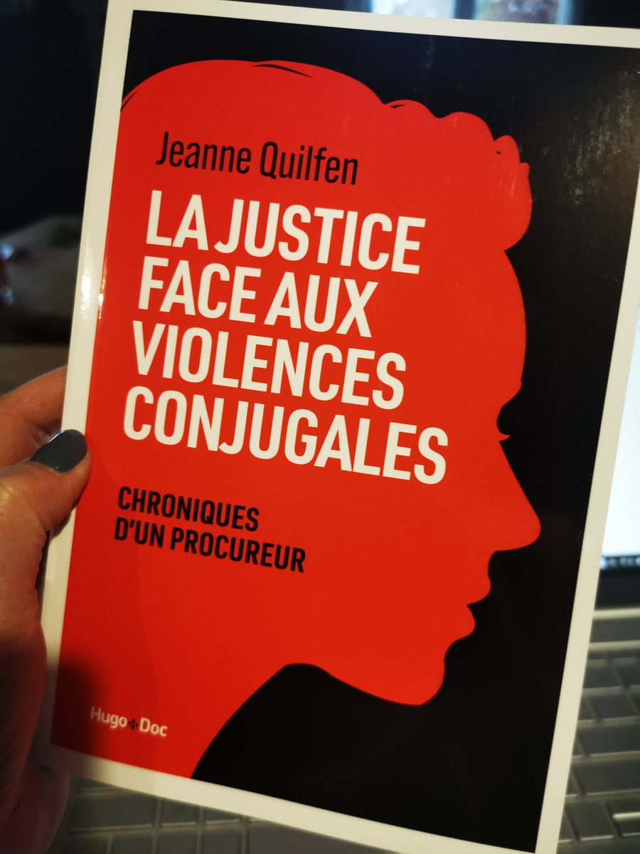 Lalalalaaaaaa !
Hâte de le commencer !

Ceci dit, il manque "À Oban, qui ajoute une touche de rouge aux heures sombres, aux permanences, aux journées trop longues, à ma vie, à mes luttes, à euh... Ben euh... Tout." 

Par <a href="/SirYesSir29/">Sir Yes Sir</a> !