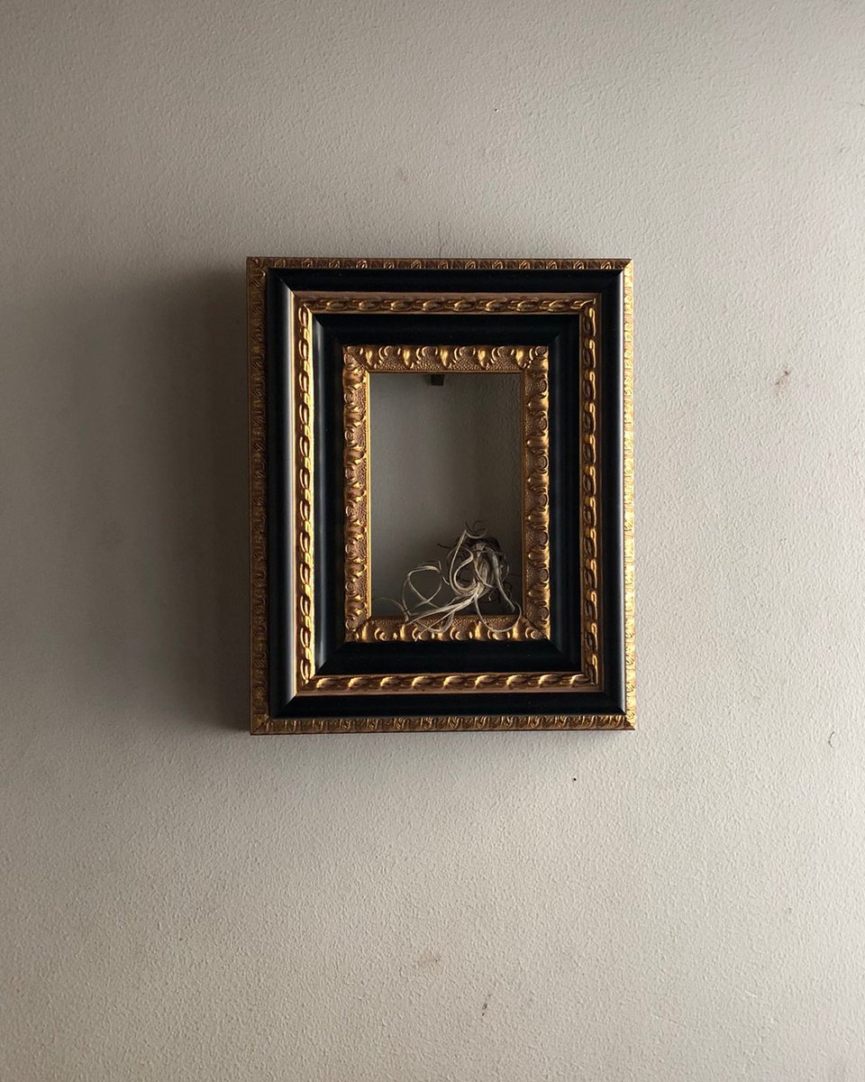 Larson Juhl Line / Victorian
ヴィクトリアン

ヴィクトリア調の家具からインスピレーションを得た、優雅でクラシカルなモールディング

Art Direction &amp; Photo: Katsuyuki Ohashi