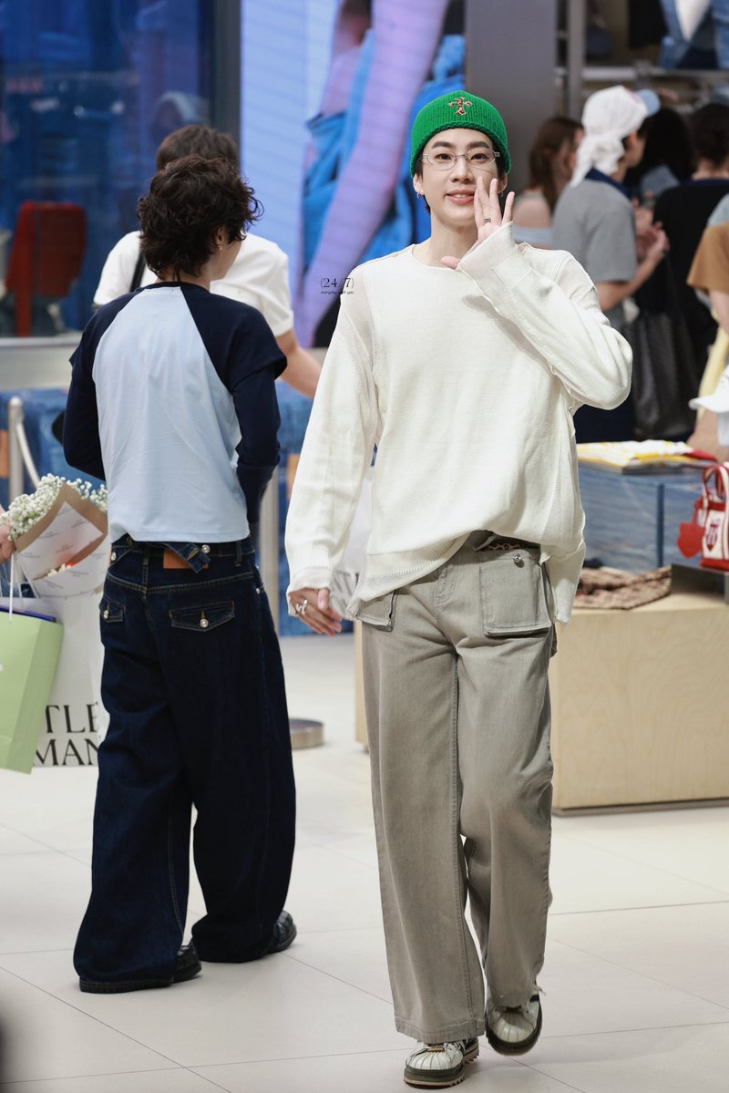 247withuuuu's tweet image. 02/02/26

우리😽

GWATP DENIM CORNER
#GunATPxGENTLEWOMAN
#กันอรรถพันธ์ #GunAtthaphan 
@AtthaphanP @off_tumcial