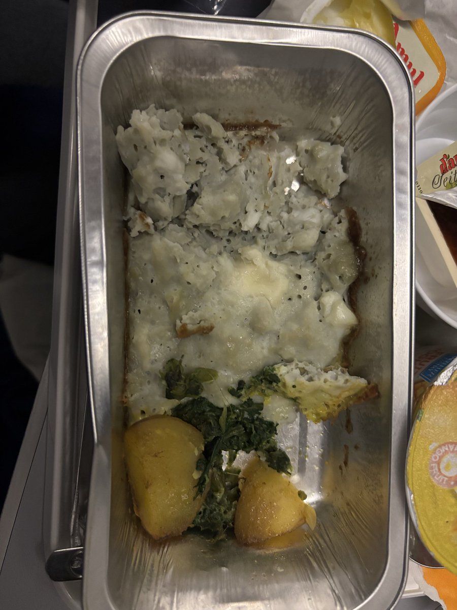 HemchandK's tweet photo. Had a terrible meal delivered on @lufthansa LH759.   It was absolutely inedible.  LH has fallen so far down from its high standards.  #airlineexperience https://t.co/v3eWErSlaN