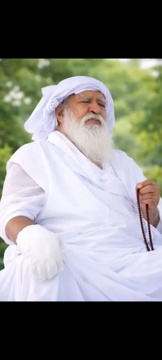 🙏🙏जयगुरुदेव🙏🙏

स्वामी जी ने कहा.....
गुरु के हर शब्द को अपने ऊपर घटाना चाहिए। सत्संग में सब प्रकार की बातें सुनाई जाती है।अपनी-अपनी बात को पकड़ लेना चाहिए । गुरु अगर किसी दूसरे से भी बात करें तो भी यही समझना चाहिए कि मेरे लिए ही बात कही जा रही है।