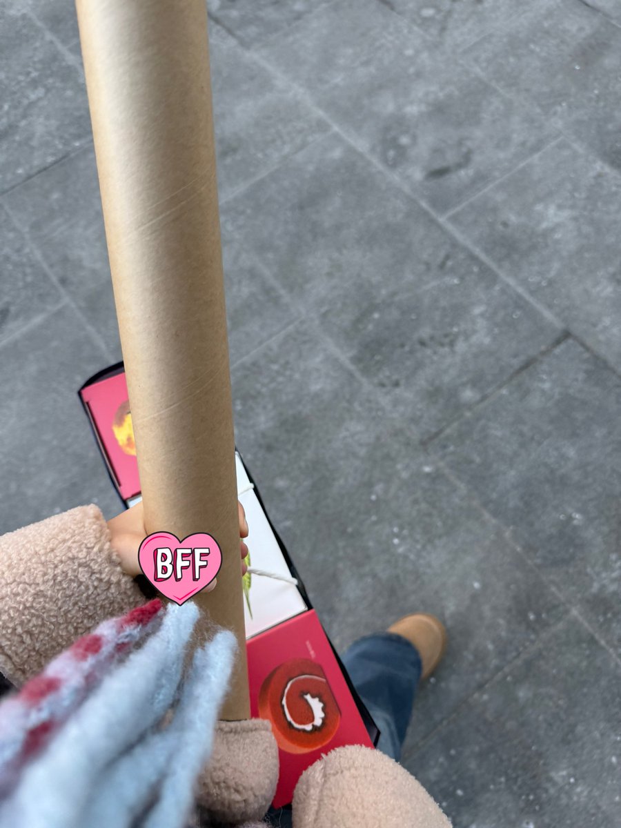 my205days's tweet image. 베리밤 소셜파티 정말 잼있고 오랜만에 본 민주가 너무 아랑스러워뜹니다... 사진은 금지여서 못 찍었지만 내 딸래미가 나 뽑아줘서 포스터도 받음 앙💕💕💕💕💕