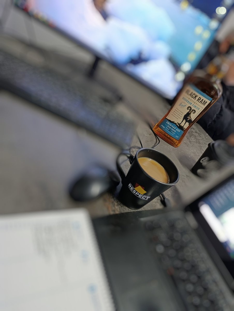 Hayırlı kandiller taym 
Kahveler içildi mi 😎🚬☕