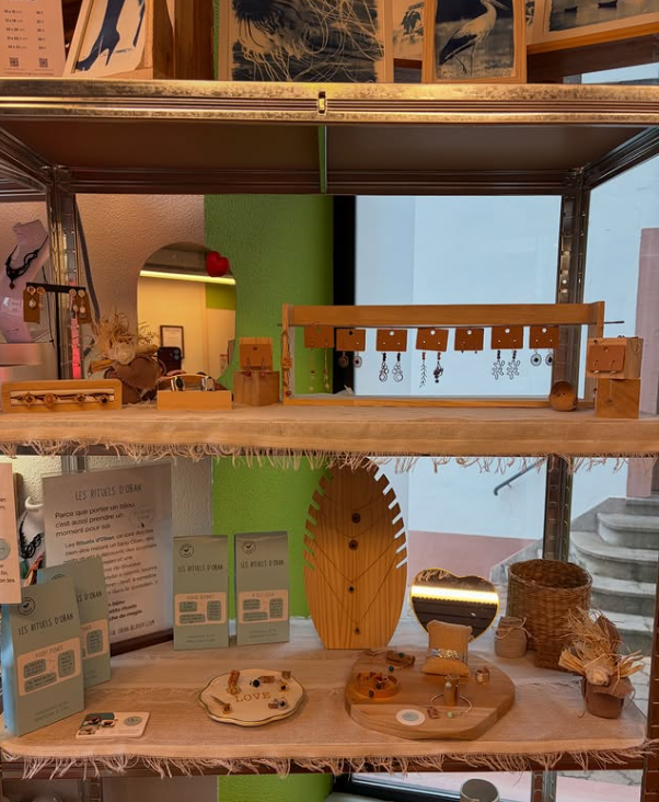 Ouverture de la nouvelle boutique "La maison des créateurs" à #Haguenau ce matin, à 10h00. Petit dej' offert.

J'y expose mes bijoux, j'y serai une partie de la journée.

instagram.com/la_maison_des_…