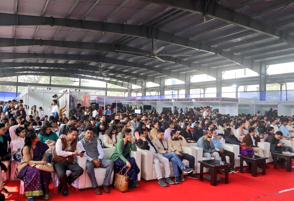 থলুৱা উদ্যোগ খণ্ডক শক্তিশালী আৰু সুসংগঠিত ৰূপত বিশ্ব দৰবাৰত প্ৰতিষ্ঠা কৰাৰ লক্ষ্যৰে, উদীয়মান উদ্যোগপতি, ষ্টাৰ্টআপ আৰু নতুন চিন্তাধাৰাক সুযোগ প্ৰদান কৰা লগতে সঠিক দিশ নিৰ্দেশনা আগবঢ়োৱাৰ উদ্দেশ্যে গুৱাহাটী বিশ্ববিদ্যালয়ৰ Innovation, Incubation and Startup Cell ৰ উদ্যোগত 'GUenArk