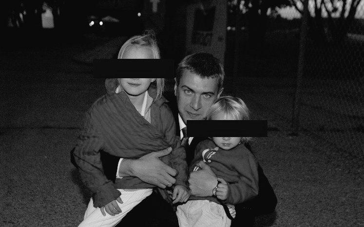 Publikowanie tego archiwalnego zdjęcia pana mecenasa <a href="/GiertychRoman/">Roman Giertych</a> z jego własnymi córkami w ramach 'obrony' peodfila i gwałciela Trumpa to chyba jedno z największych k*restw jakie widziałem na tym pełnym degeneratów portalu. Panie Romanie, do spodu z nimi!