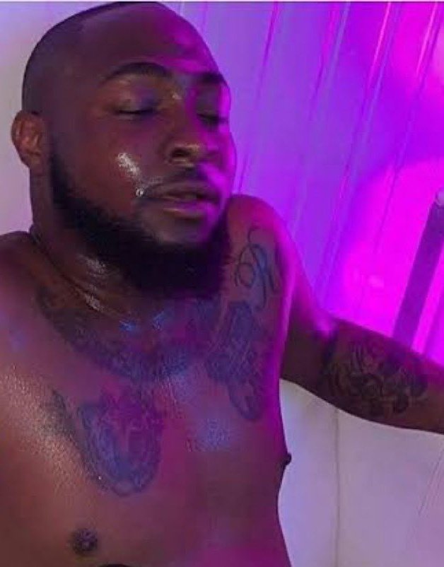 Davido finally cries out about his latest Grammy snub after trying to bribe his way to win😣. He claims he paid the organizers of the award over $300k so he could win the award but the award was given to a less deserving (Tyla). He also said the award should be boycotted and