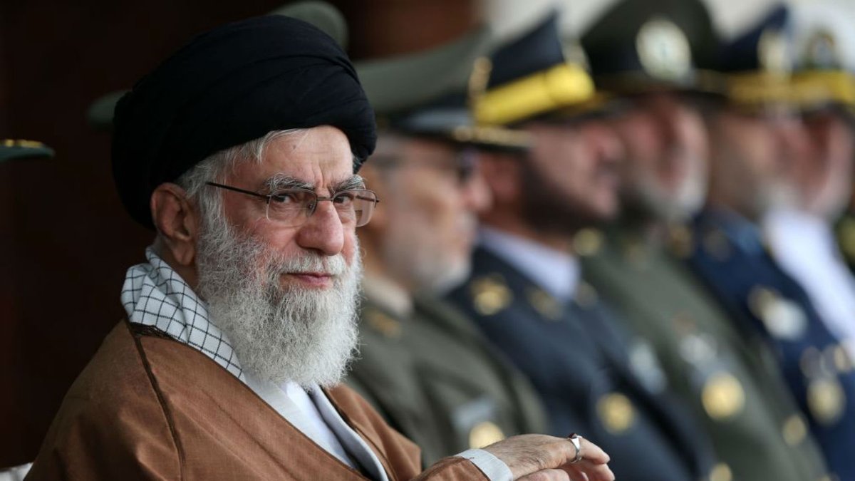 RKOTOfficial's tweet photo. Trump Uses Iranian Blood as Leverage in Deals With the Regime: From calling Iranian protesters “patriots” and promising help was on its way. Now, through Qatar, Turkey and quiet concessions, he helps keep their killers in power. 

The help that never arrived, 36,000 + killed. https://t.co/NrqxA0Eh1k