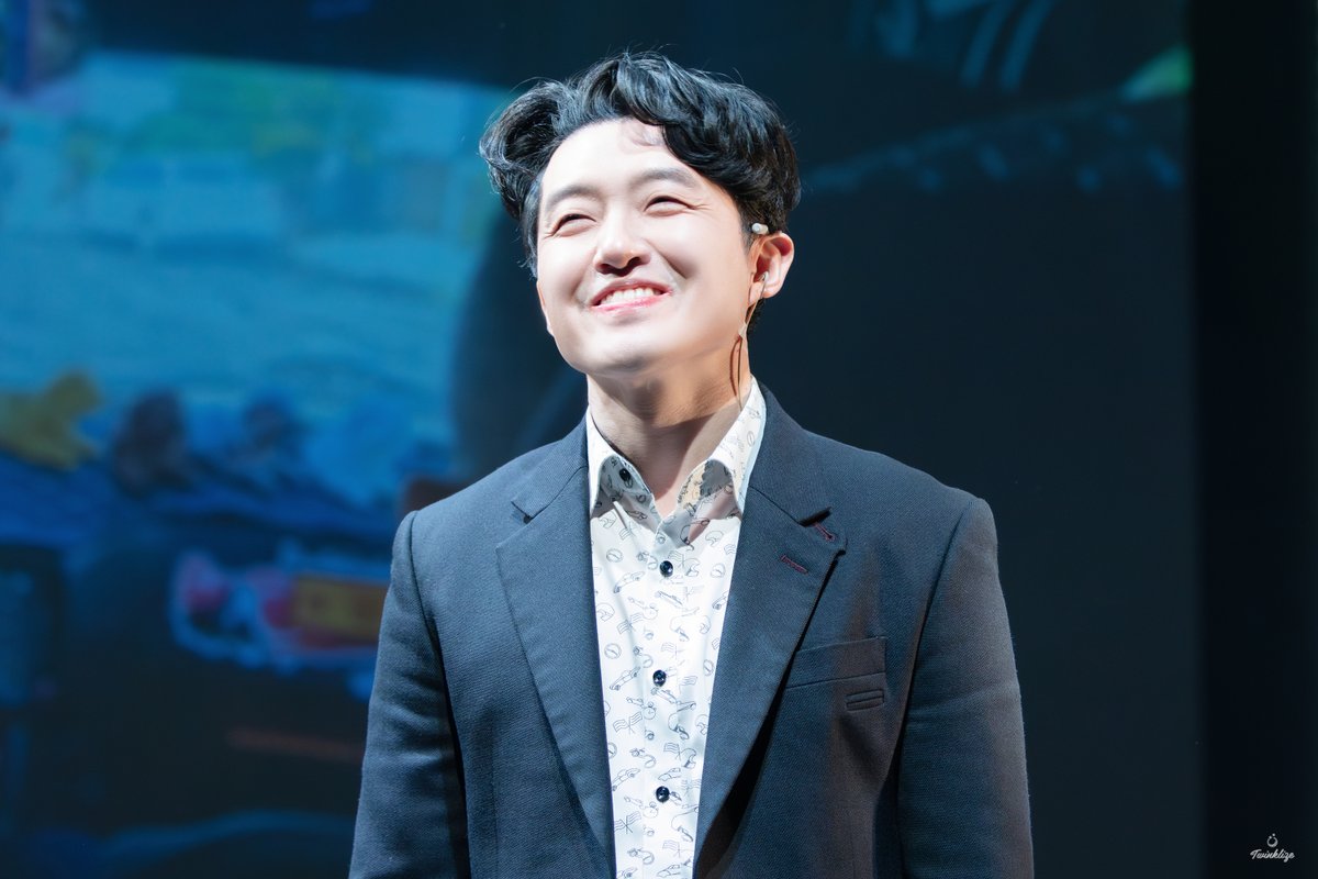 tunnel_p's tweet photo. 260201 연극 터키블루스 막공 커튼콜
#김다흰 시완
#전석호 주혁 https://t.co/DhoVprUn9X