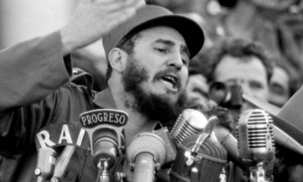 ❗️ Sızdırılan e-postalar: Epstein, Fidel Castro’nun ölümünü ‘fırsat’ olarak anmış

🔎 Pedofil milyarder Jeffrey Epstein’e ait 2016 tarihli sızdırılan e-postalar, Epstein’in Küba lideri Fidel Castro’nun ölümünü kendi faaliyetleri için bir “engel kalkması” ve “yeni imkanlar” olarak