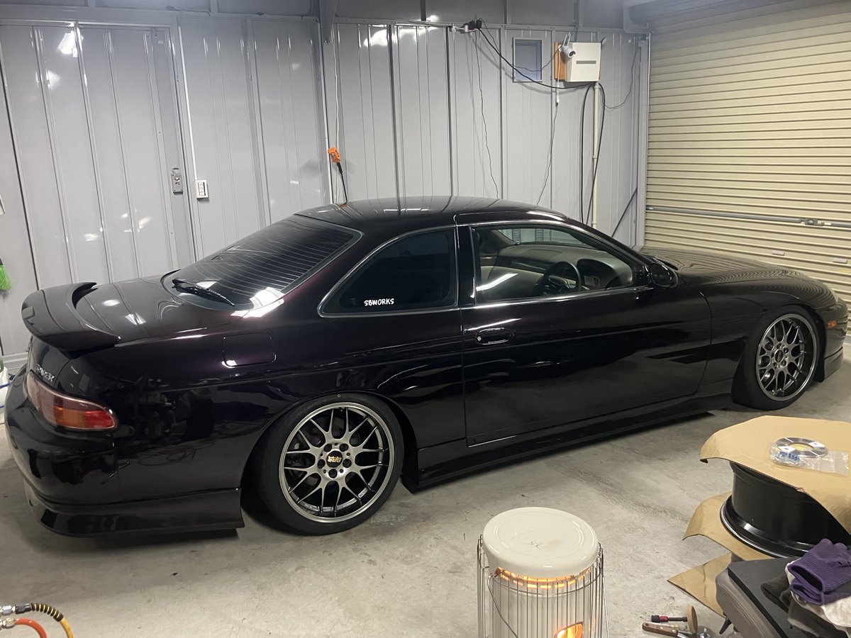 ちょっと気分転換にホイール変えた

BBS RG-R RG708 9.5j+20
NITTO NT555 G2 225 40 18

Rサイズにタイヤも通しでローテ対応リアだけスペーサー
最近こんな感じが好みになってきて年齢感じる笑笑
ちょっとボロいしリペア出すか悩むなー