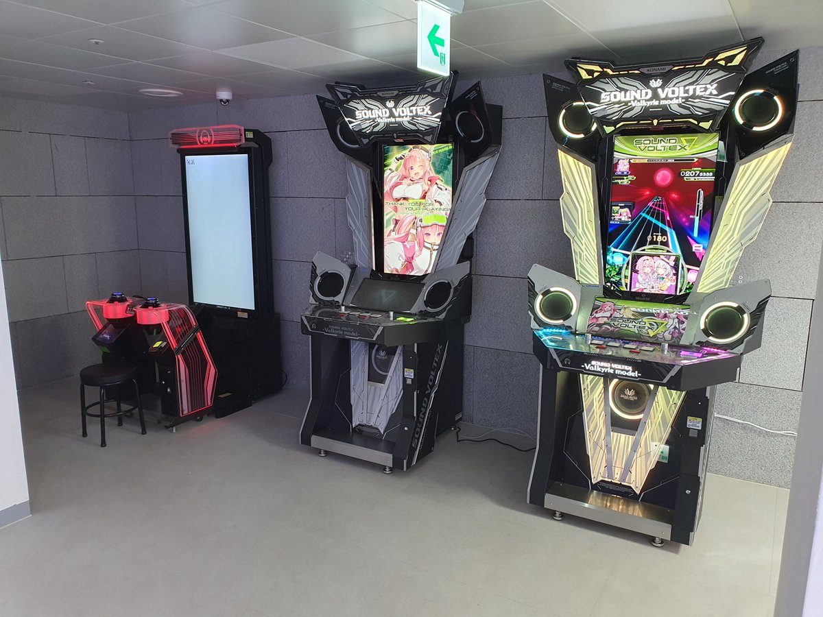 ARCADE__VISION's tweet image. ARCADE VISION 2026/02/02 영업 시작했습니다
많은 이용 부탁드립니다.

[영업시간]

일/월/화/수 : 오전 9시 ~ 오후 11시59분
   목/금/토    : 오전 9시 ~ 익일 새벽4시