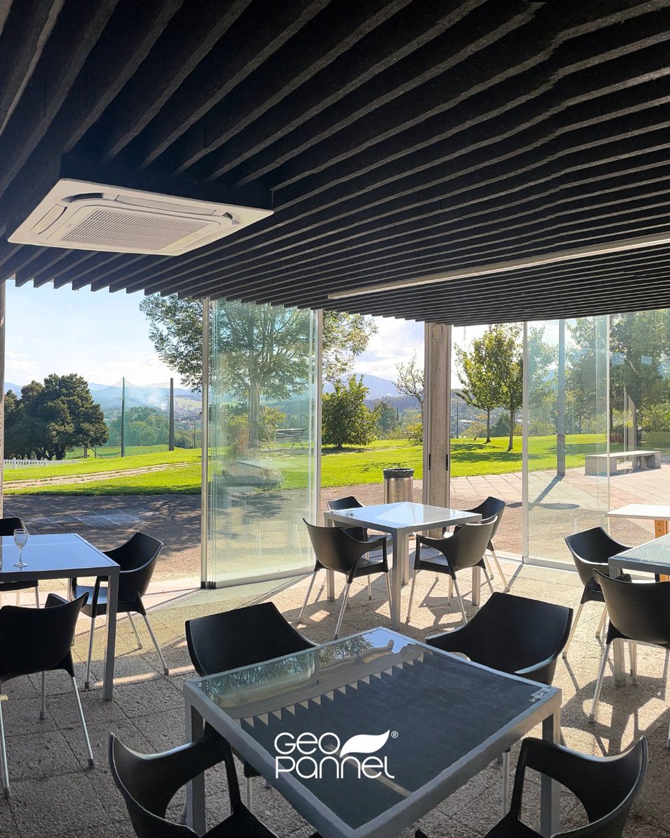 🔊 Confort acústico con vistas al green ⛳️

Acondicionamiento acústico en club de golf: se han instalado bafles GEOPANNEL GEOPET NOISEFREE 30 mm en color negro, una solución eficaz y sostenible para controlar la reverberación sin renunciar a la estética.

geopannel.com/productos/nois…