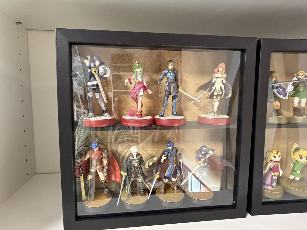 AlmuBt87's tweet photo. Si antes era colecciona las estanterías Billy,ahora son los cuadros del Ikea para hacer mini vitrinas 🤣🤣🤣🤣

Únete ☺️ https://t.co/oaHFNwvFaQ