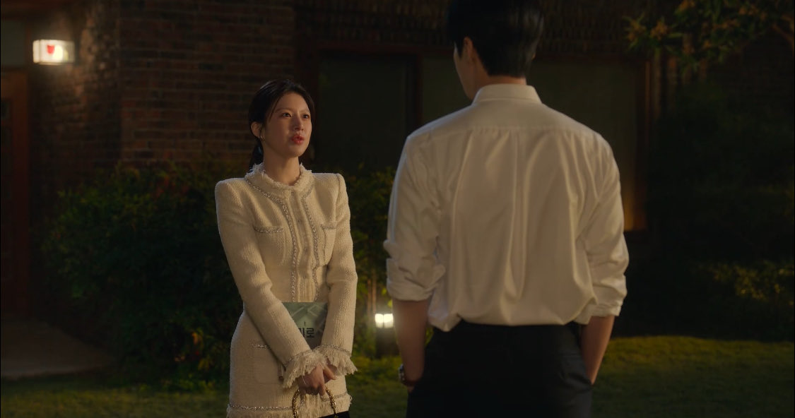 _norainbows's tweet photo. “I’m just a girl, standing in front of a boy, asking him to love her.”

- Notting Hill (1999)

 "Love me, Joo Hojin, as much as I love you."

- Can This Love Be Translated (2026) 

#CanThisLoveBeTranslated #NottingHill https://t.co/6NtVFxP4gG