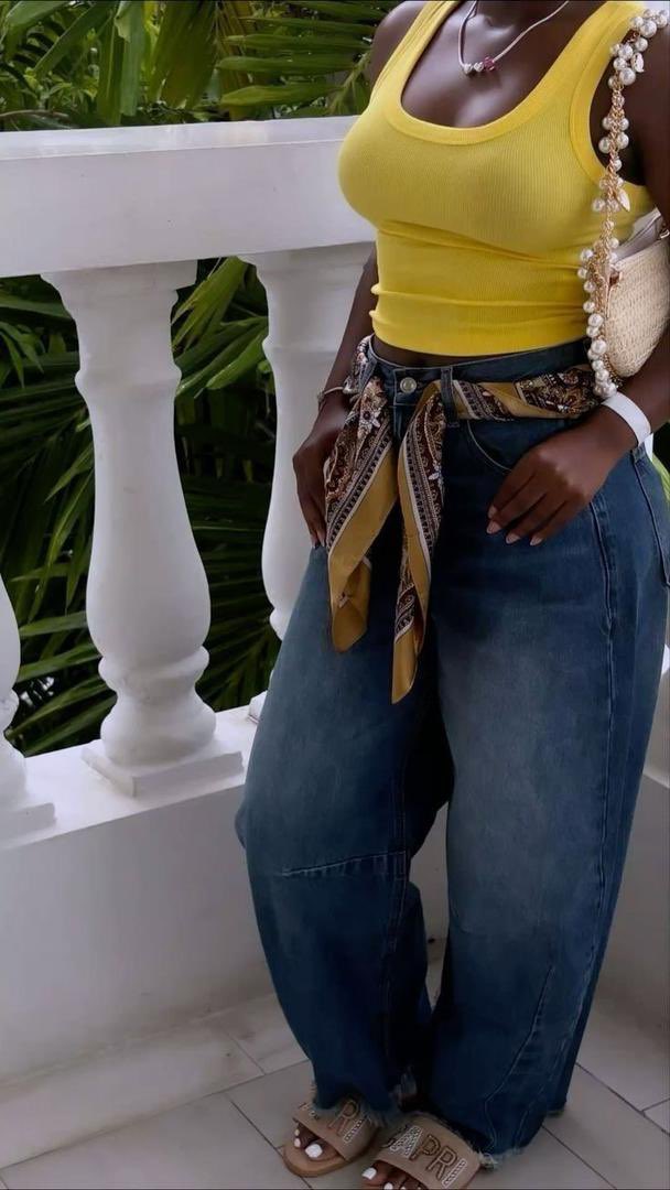 SHOP1607's tweet photo. Now, let’s talk about why it deserves a place in your wardrobe 👇🏽

1. It’s one of the most versatile accessories you can own.

You can wear  it as a neck scarf, head wrap, top, belt, or bag accessory  one piece, endless styling options. https://t.co/JDB7gQe6RQ