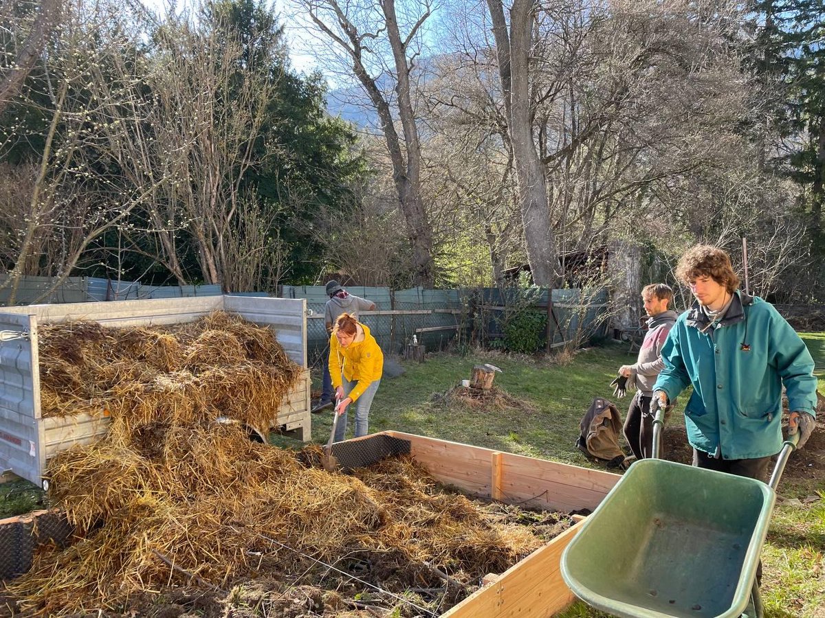 2/6 
What’s Hack the Hub?

By day we build, design, garden, hack &amp; craft — by night we celebrate, reflect &amp; share stories. 

It’s like a hackathon meets community builder camp in the beautiful Alps ❄️👉🌸