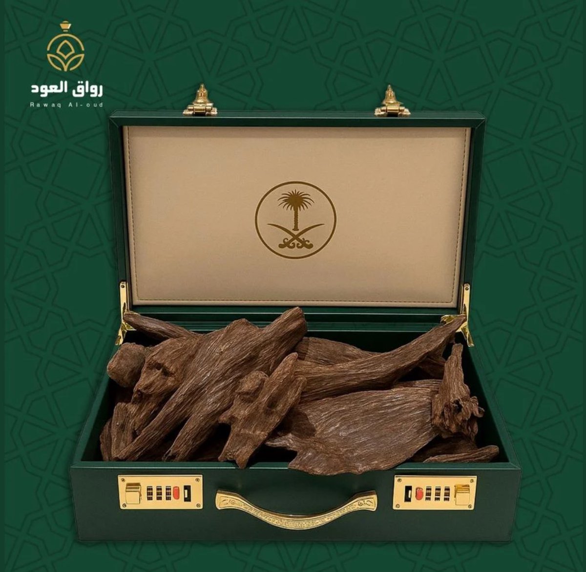 عود الكلمنتان الملكي .. رفيقك في المناسبات الفاخرة اطلبه الأن عبر المتجر الإلكتروني rawqaloud.com