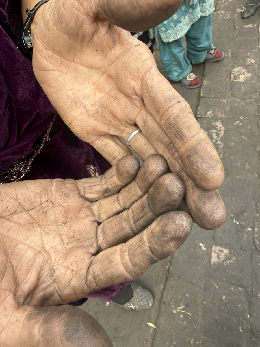 ShandanaGulzar's tweet photo. This is how my constituency is being polluted by coal companies that are operating without any operational standards. Swift action required @DCPeshawar @CommissionerPsh @Epa_KP @mattani @GovernmentKP  @QadirNa49014209 @ImKhaistaRehman https://t.co/GwiGeFGA9O