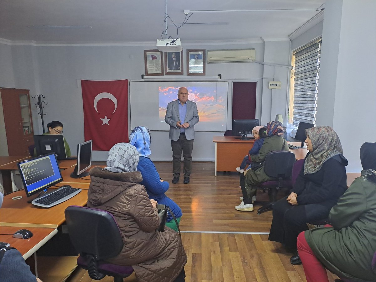 "İSTİKBAL BAYRAKLA, İSTİKBAL  MAARİFLE" Yeni eğitim öğetim dönemimizi, kurumumuzu, Şanlı Bayrağımızla donatarak başlattık ve ilk dersimizi kursiyerlerimizle birlikte Bakanlığımızca hazırlanan "Bayrak Sevgisi" temalı videoyu izleyerek yaptık.
<a href="/Devrek_mem/">Devrek İlçe Milli Eğitim Müdürlüğü</a> 
<a href="/ZonguldakMEM/">Zonguldak İl Millî Eğitim Müdürlüğü</a> 
<a href="/sturan67/">Sturan67</a>