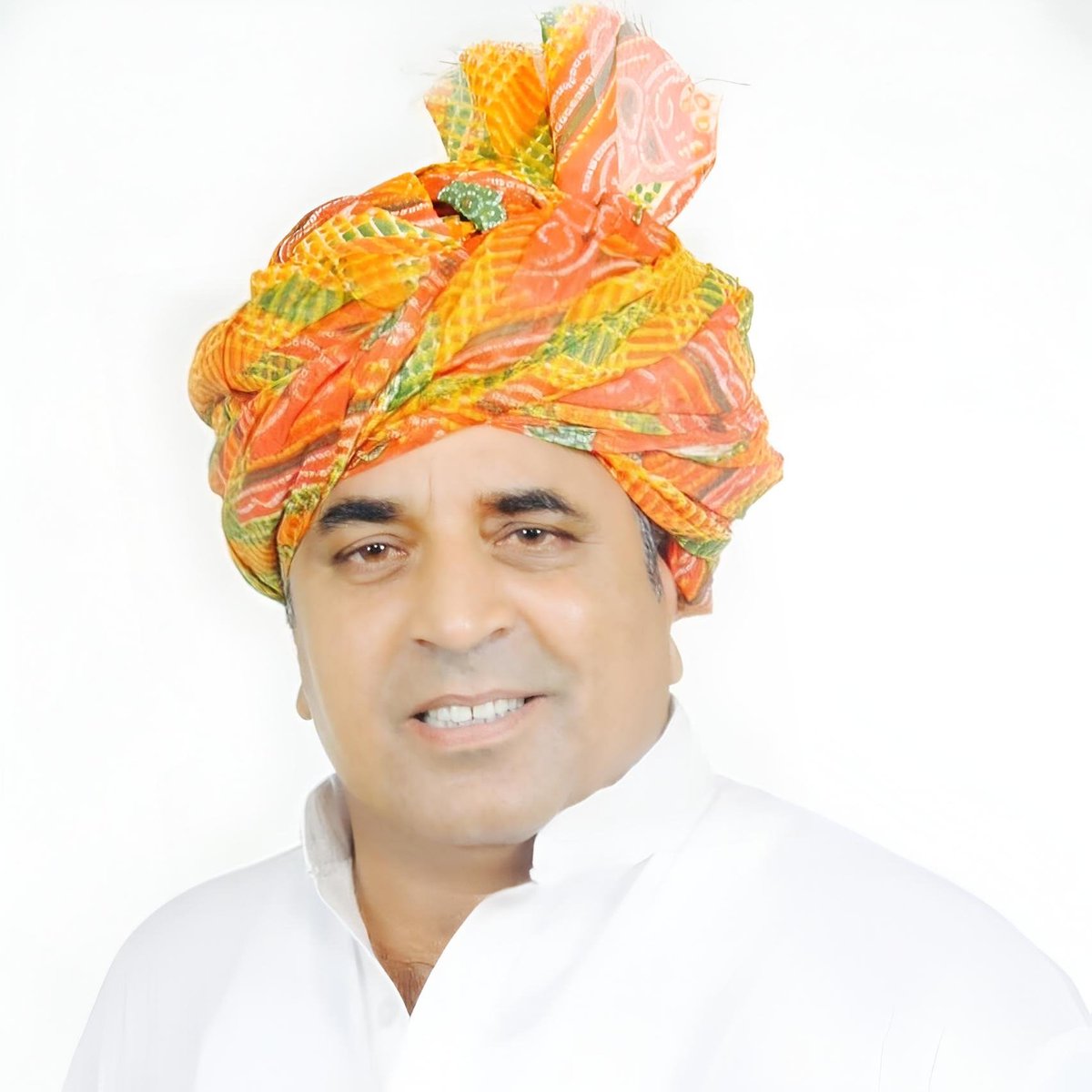 पूर्व कैबिनेट मंत्री राजस्थान सरकार।

श्री हेमसिंह भडाना जी के निधन का समाचार बेहद दुखद है।

गुर्जर समाज के लिए बहुत बड़ी राजनैतिक क्षति है।

ईश्वर उनकी दिवंगत आत्मा को अपने श्रीचरणों में स्थान प्रदान करे।

ॐ शान्ति 😔🙏