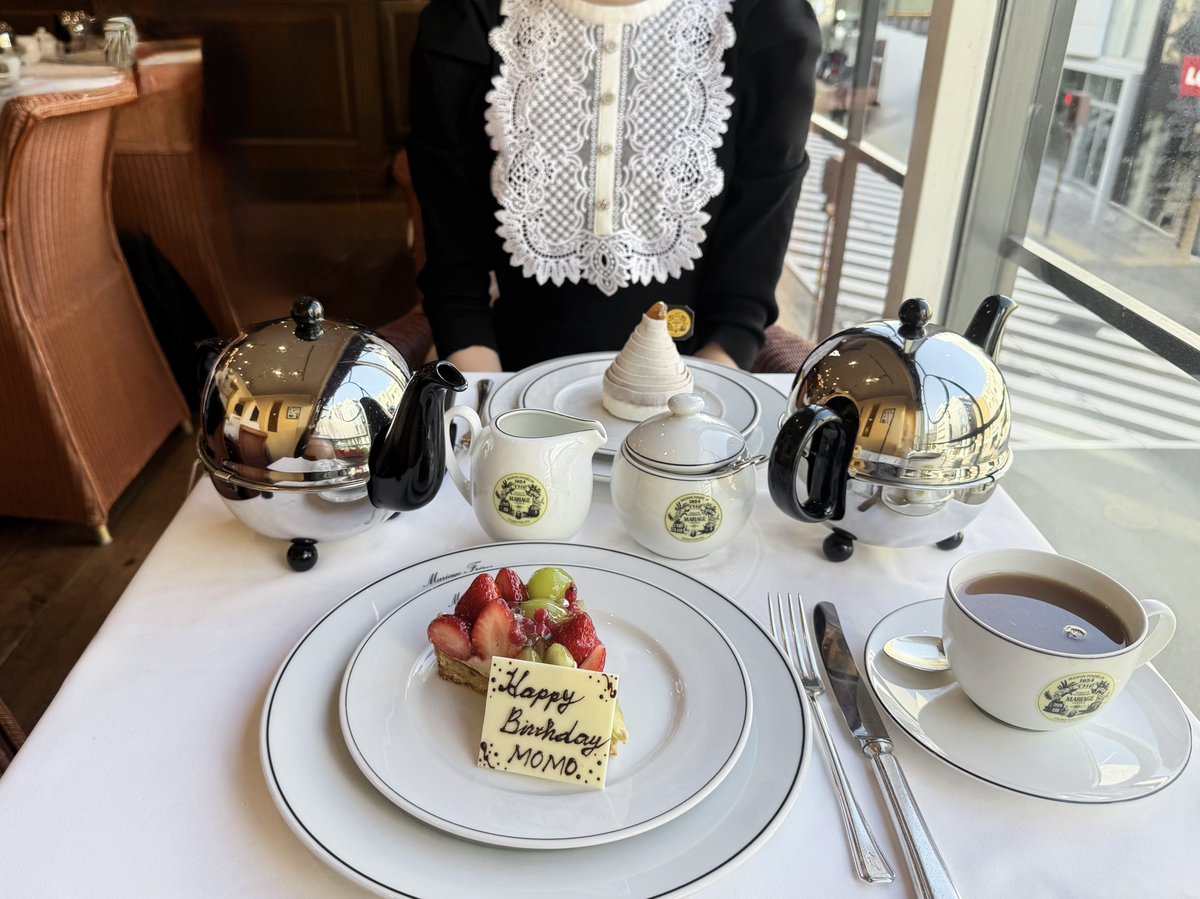 momo__merletto's tweet photo. MARIAGE FRÈRES
神戸

・スノップ サラダ 
・カプリス デュ グーヴェルヌール

・タルト フリュイ
・モンブラン

・オレンジアンジェリック
・テ アン プロヴァンス⁡

もちろんMFのサロンへも🫖
この日はアフタヌーンティーにしました。 https://t.co/AStmvtk81C