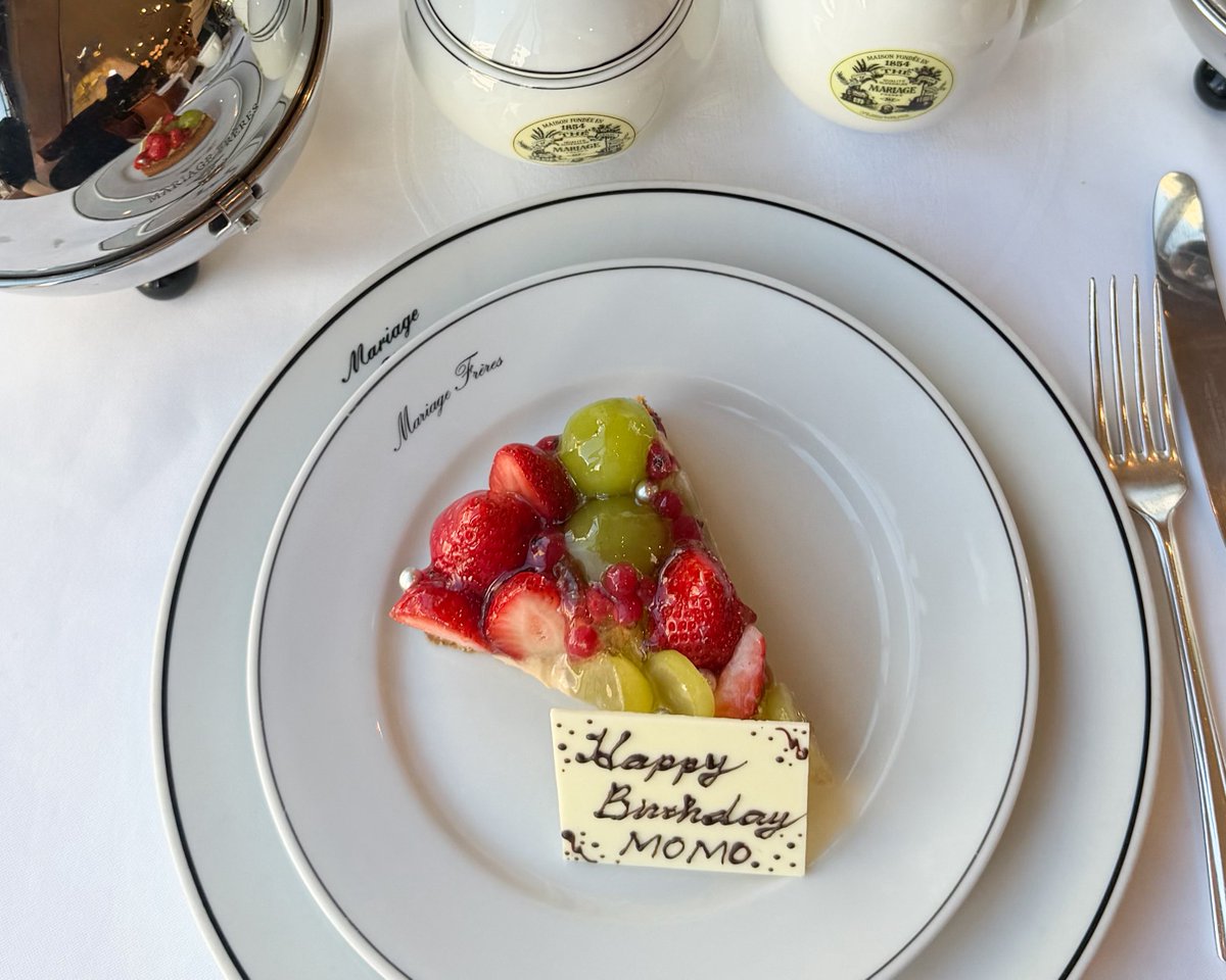 momo__merletto's tweet photo. MARIAGE FRÈRES
神戸

・スノップ サラダ 
・カプリス デュ グーヴェルヌール

・タルト フリュイ
・モンブラン

・オレンジアンジェリック
・テ アン プロヴァンス⁡

もちろんMFのサロンへも🫖
この日はアフタヌーンティーにしました。 https://t.co/AStmvtk81C