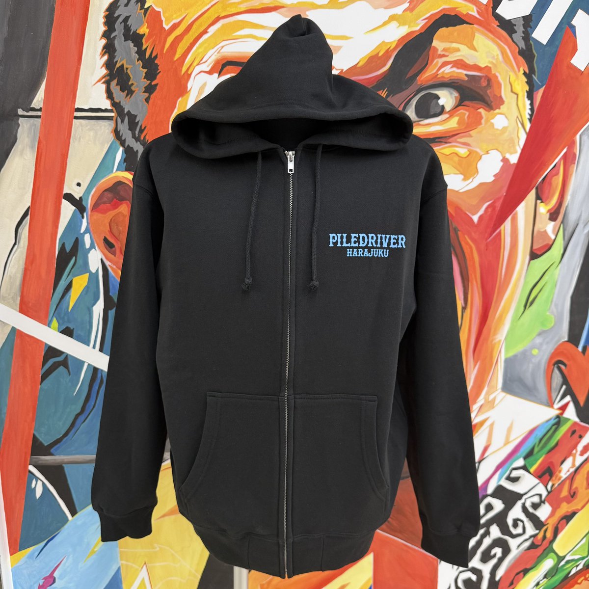 【専用】No.251013151820 オーダー品です♫ 新しいフーディー揃えて原宿で店番してる。今日は入力作業や新商品整理