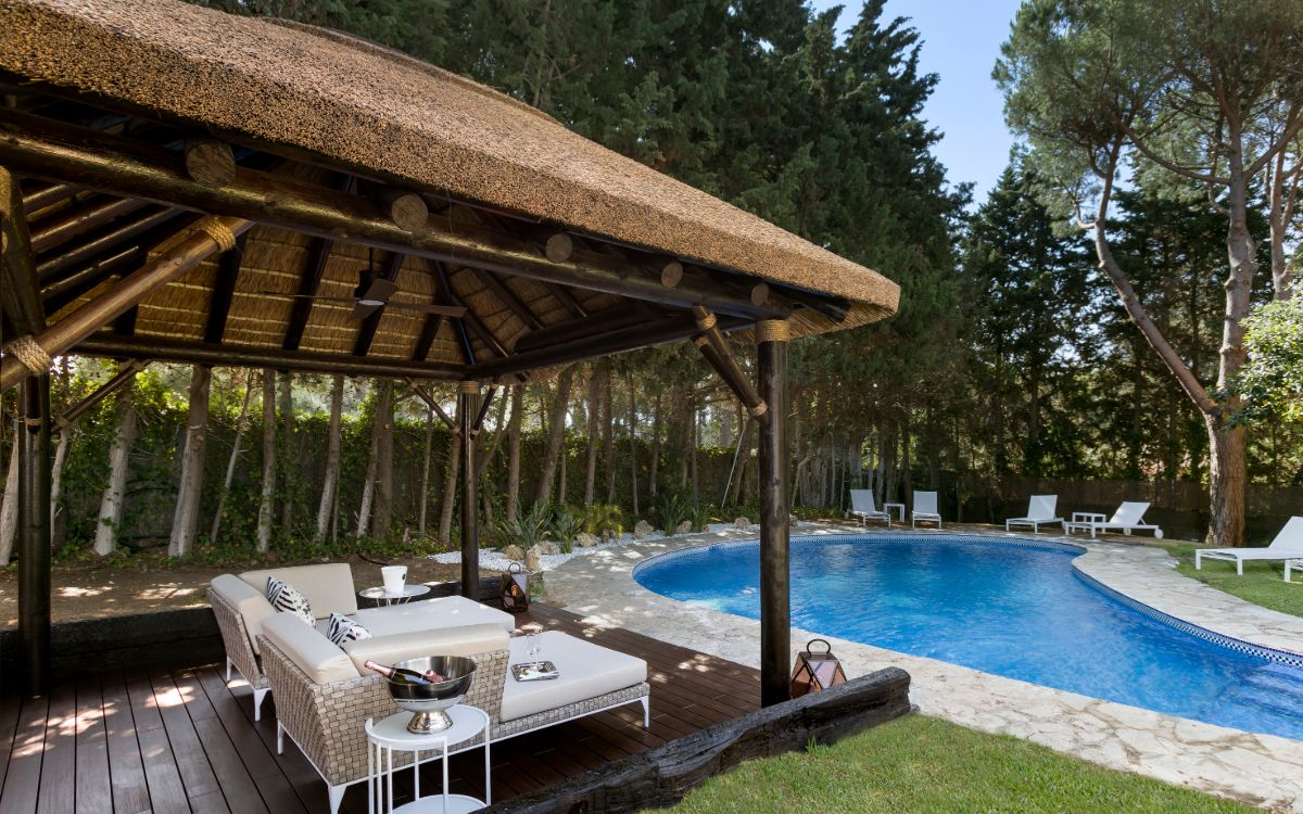 Building in Spain or Portugal?

Our timber and thatching solutions are designed for Mediterranean climates.

👉 Visit our Spain site: capereed.es

#TimberDesign #MediterraneanLiving #Europe