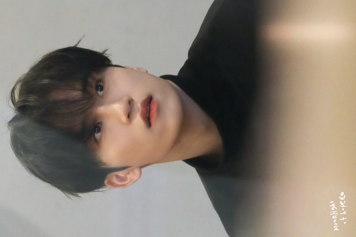 m00nlight0fh0pe's tweet photo. 251206 GMP 출국

보
고
싶
다
🤍

#루네이트 #LUN8
#준우 #JunWoo #ジュヌ
#크레용준우짱 #이건쭌봐 https://t.co/70EUL1Q7ah