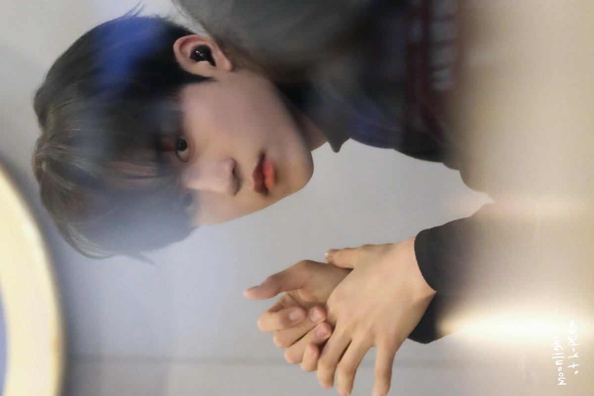 m00nlight0fh0pe's tweet photo. 251206 GMP 출국

보
고
싶
다
🤍

#루네이트 #LUN8
#준우 #JunWoo #ジュヌ
#크레용준우짱 #이건쭌봐 https://t.co/70EUL1Q7ah