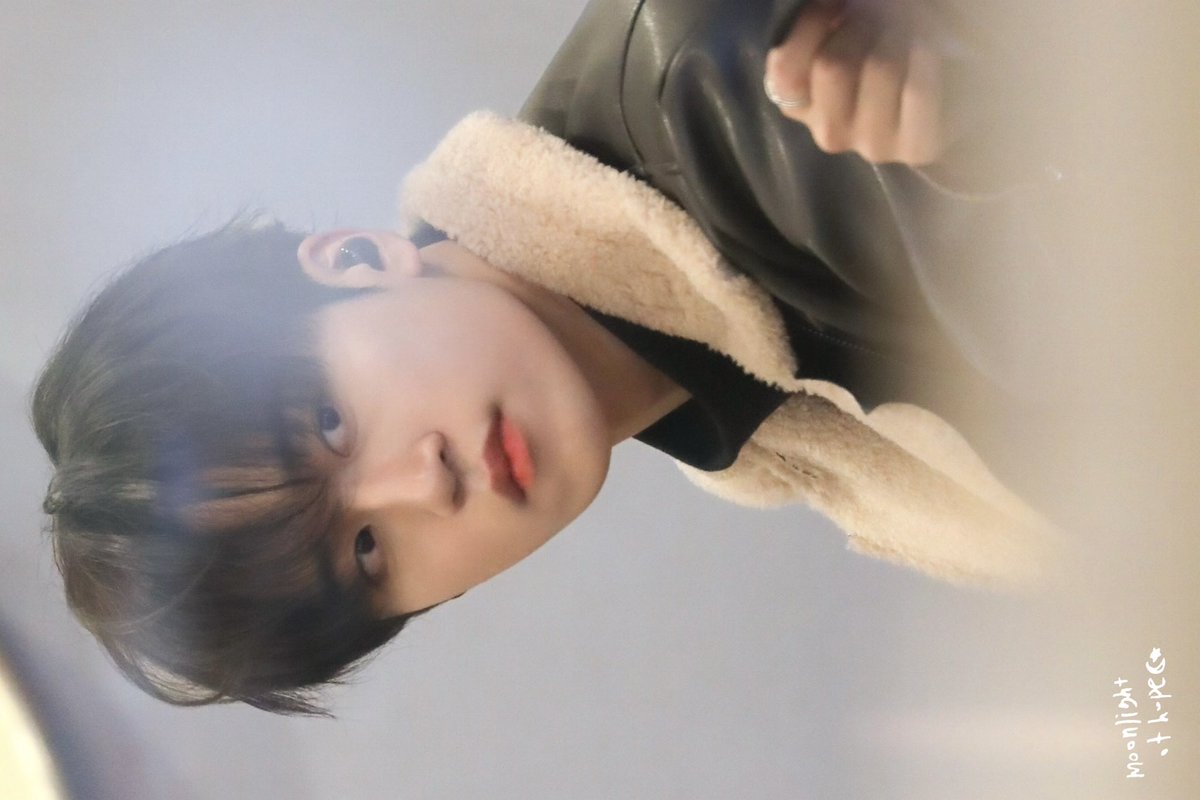 m00nlight0fh0pe's tweet photo. 251206 GMP 출국

보
고
싶
다
🤍

#루네이트 #LUN8
#준우 #JunWoo #ジュヌ
#크레용준우짱 #이건쭌봐 https://t.co/70EUL1Q7ah
