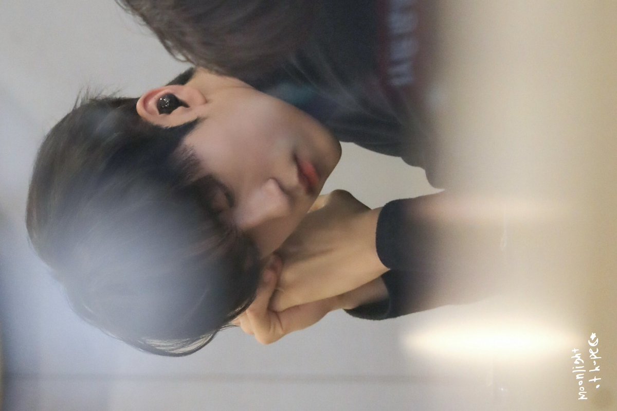 m00nlight0fh0pe's tweet photo. 251206 GMP 출국

보
고
싶
다
🤍

#루네이트 #LUN8
#준우 #JunWoo #ジュヌ
#크레용준우짱 #이건쭌봐 https://t.co/70EUL1Q7ah