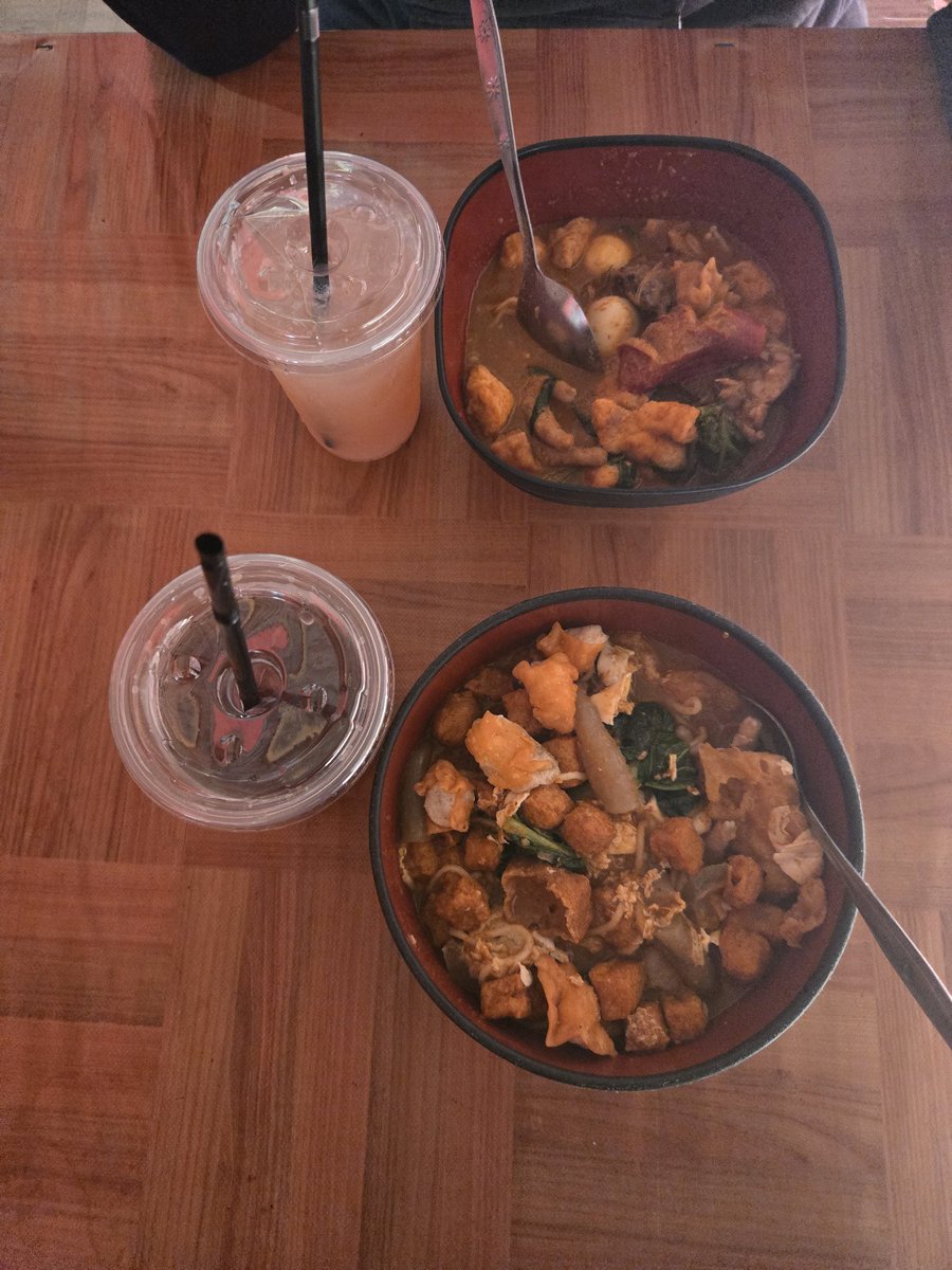 SecurityClark's tweet image. Two bowls deep. No talking, just eating