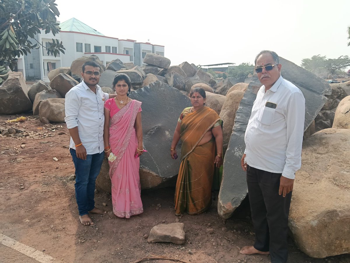 sangle7878's tweet photo. सगळेच सुंदर असतात कोणाचे विचार, कोणाचे गुण, कोणाचं रूप पण आपण कुठली सुंदरता बघतो हे महत्वाचं असतं देवाने प्रत्येकाला सुंदरच बनवलं आहे. https://t.co/mLTCK5KS4g