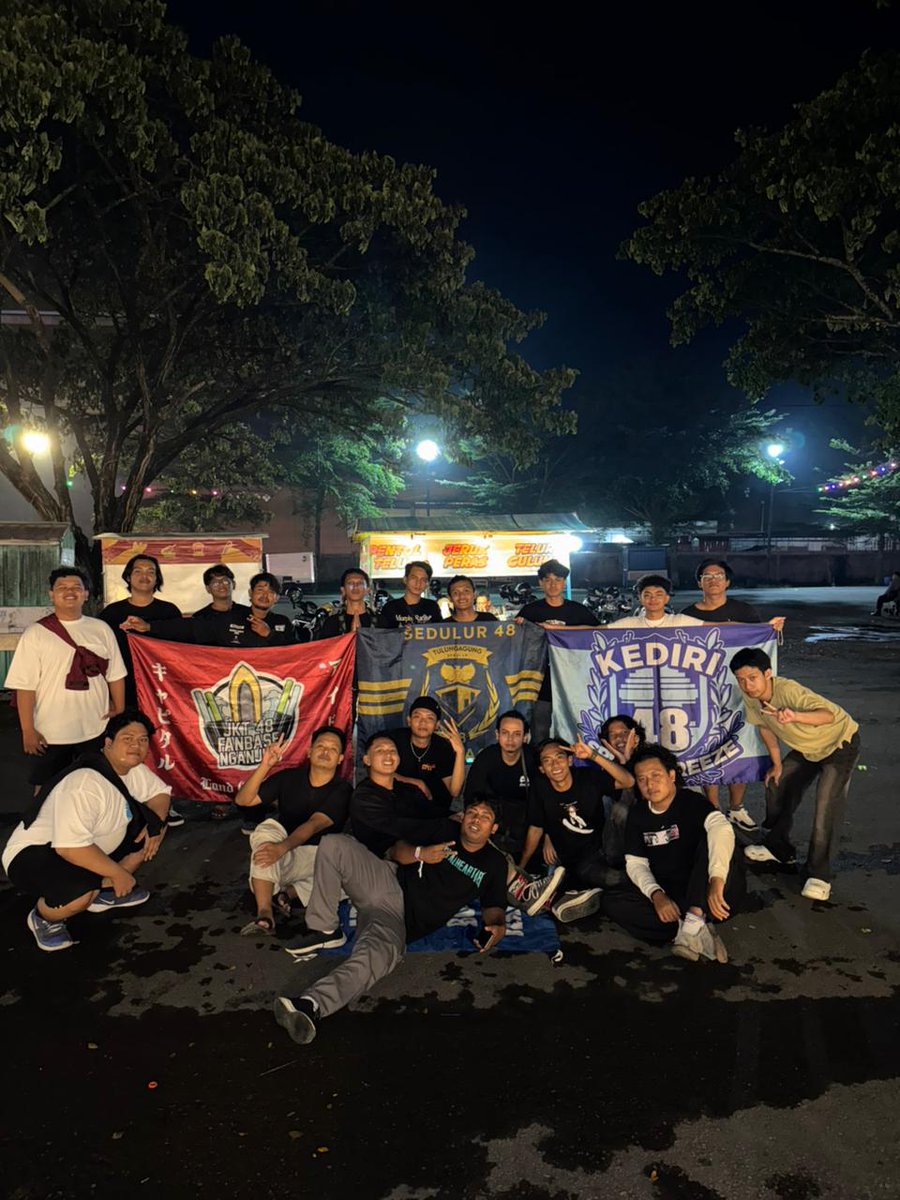sedulur48TA's tweet photo. Terima kasih dulur dulurku sudah datang meramaikan acara kemaren, semoga kita bisa bertemu di event event berikutnya untuk selalu mendukung idola kita JKT48🥳🥳. 

JKT48 T nya Tulungagung🥳. 

#JKT48KeTulungagung https://t.co/2ufy6P2TlM