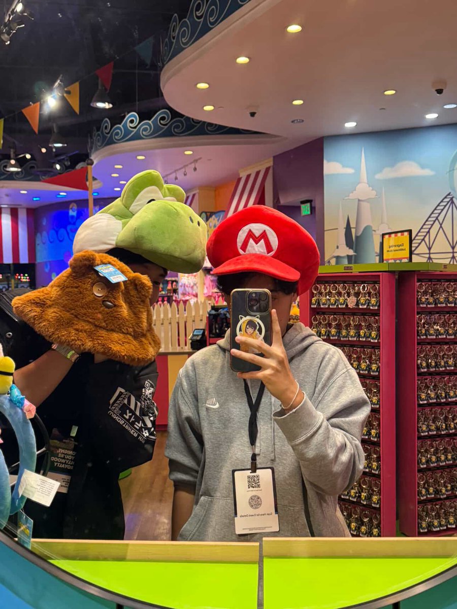 PiikachuPstar's tweet photo. Went to universal :) https://t.co/1LkuBDVU78