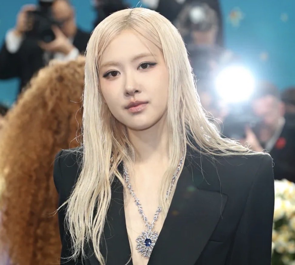 [🚨] After collaborating with Western artists Rosé FAILS to win any # ...